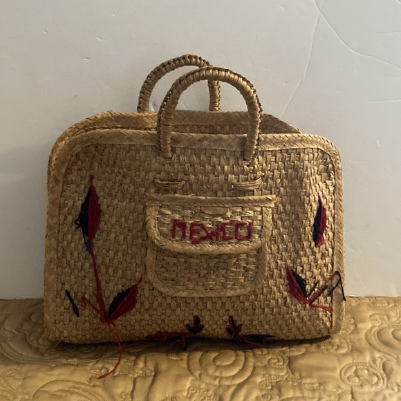 Handwoven Straw Bag with Red and Black Embroidery - Picture 3 of 15